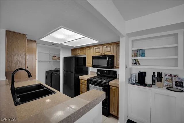 $2,600 | 1909 Mountain Hills Court, Unit 205, Las Vegas, NV 89128