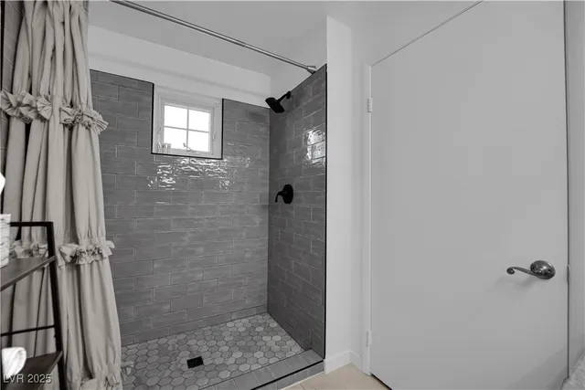 $2,600 | 1909 Mountain Hills Court, Unit 205, Las Vegas, NV 89128