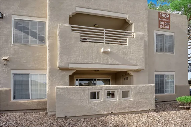 $2,600 | 1909 Mountain Hills Court, Unit 205, Las Vegas, NV 89128