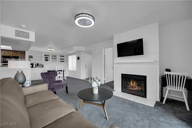 $2,600 | 1909 Mountain Hills Court, Unit 205, Las Vegas, NV 89128