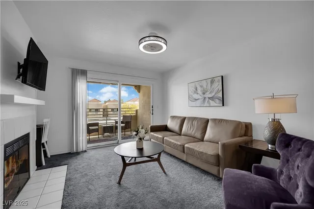 $2,600 | 1909 Mountain Hills Court, Unit 205, Las Vegas, NV 89128