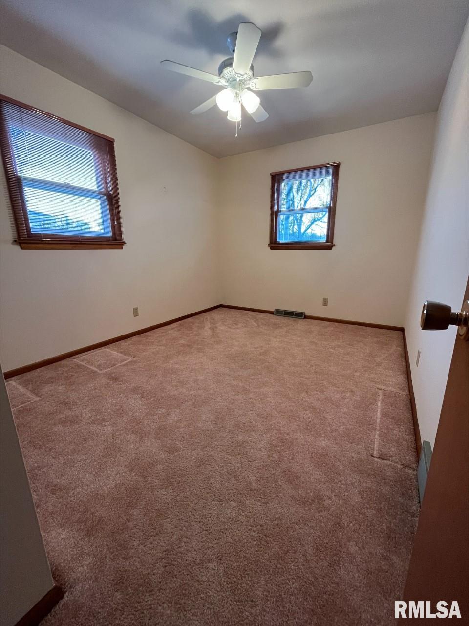 1517 Spring Valley Lane Clinton, IA 52732 - Photo 17 of 42 Gallery Image 17