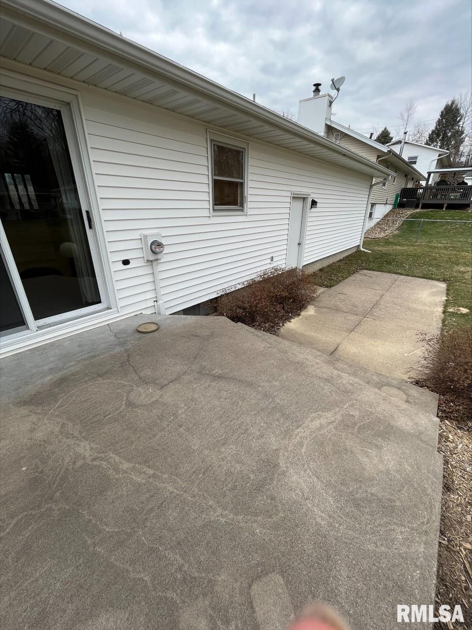 1517 Spring Valley Lane Clinton, IA 52732 - Photo 22 of 42 Gallery Image 22