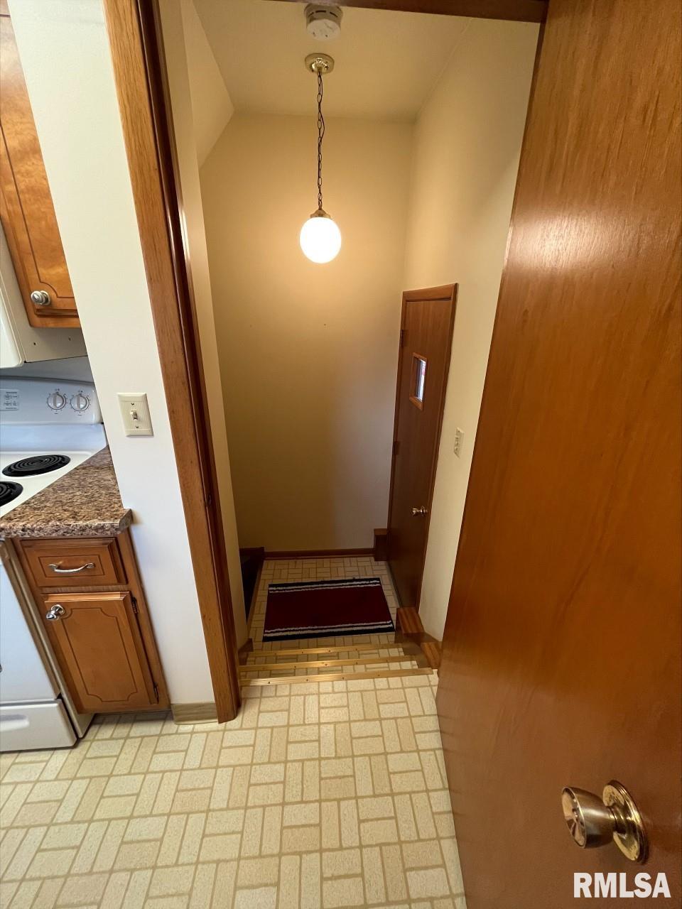 1517 Spring Valley Lane Clinton, IA 52732 - Photo 26 of 42 Gallery Image 26