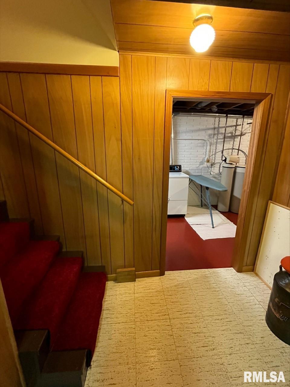 1517 Spring Valley Lane Clinton, IA 52732 - Photo 31 of 42 Gallery Image 31