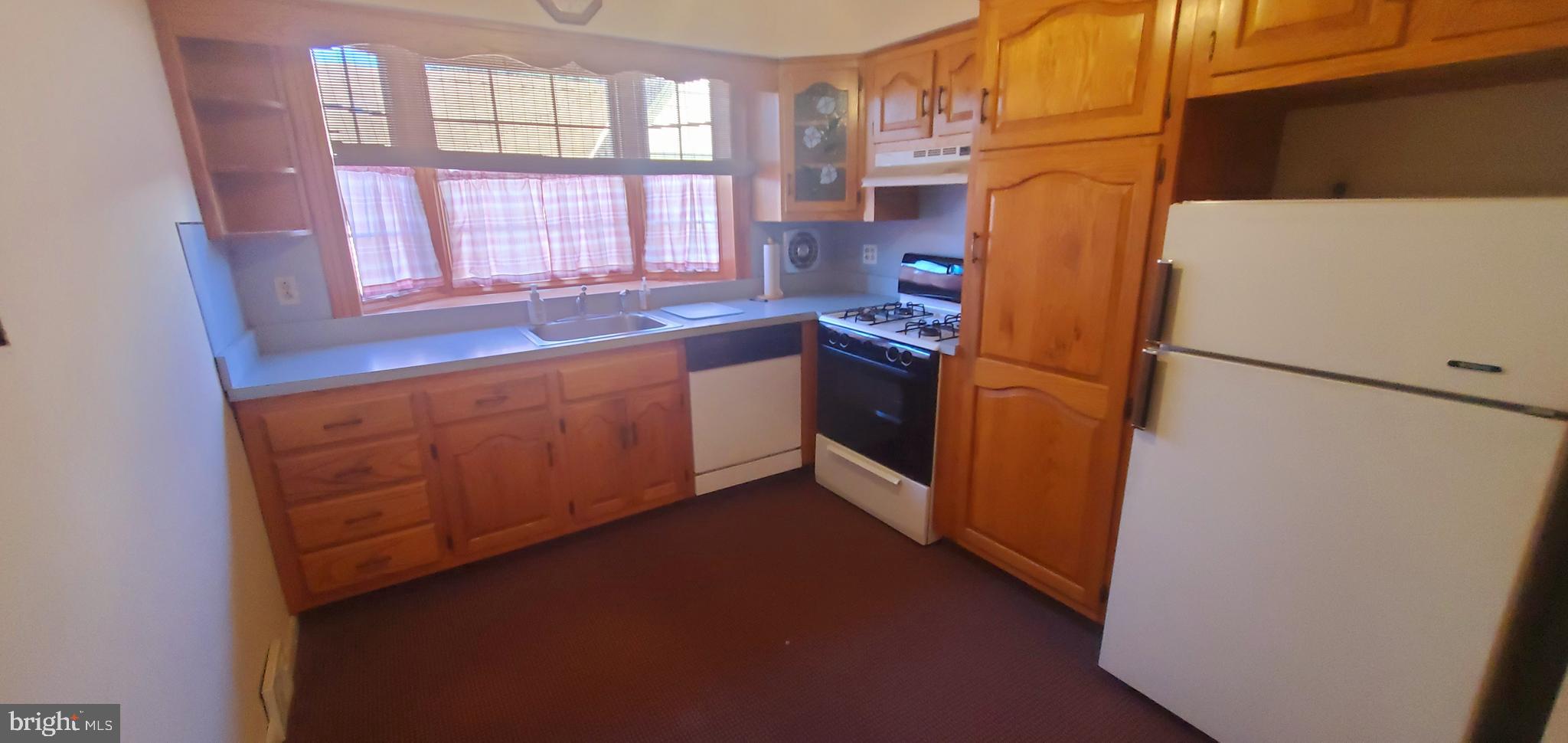8230 Pine Road Philadelphia, PA 19111 - Photo 10 of 25 Gallery Image 10
