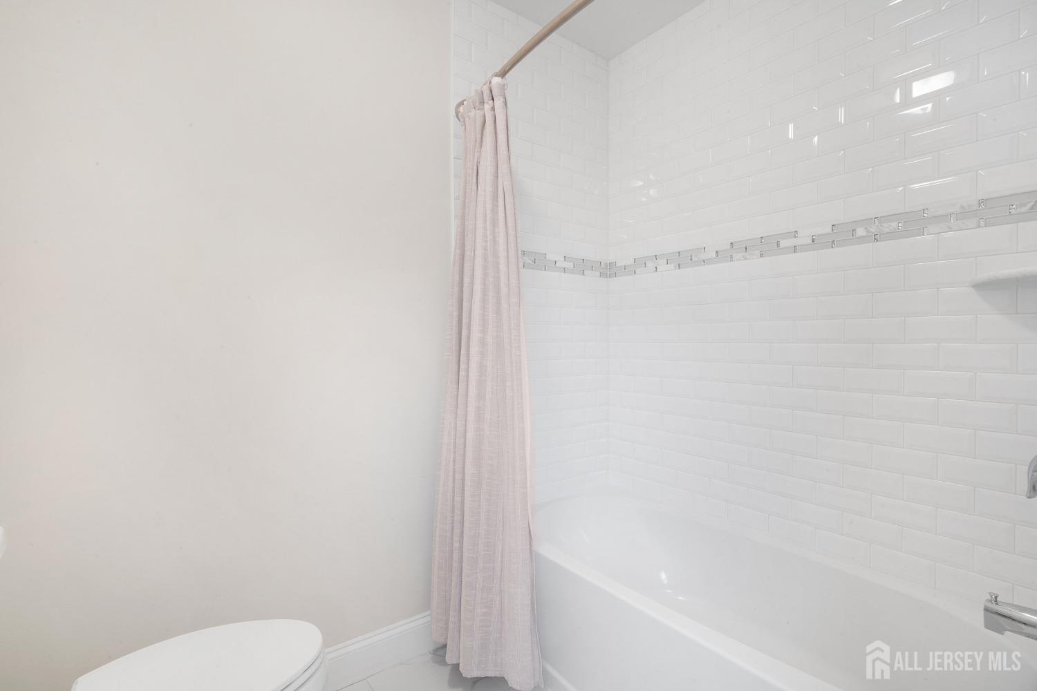 32 Emily Court Hazlet, NJ 07730 - Photo 19 of 25