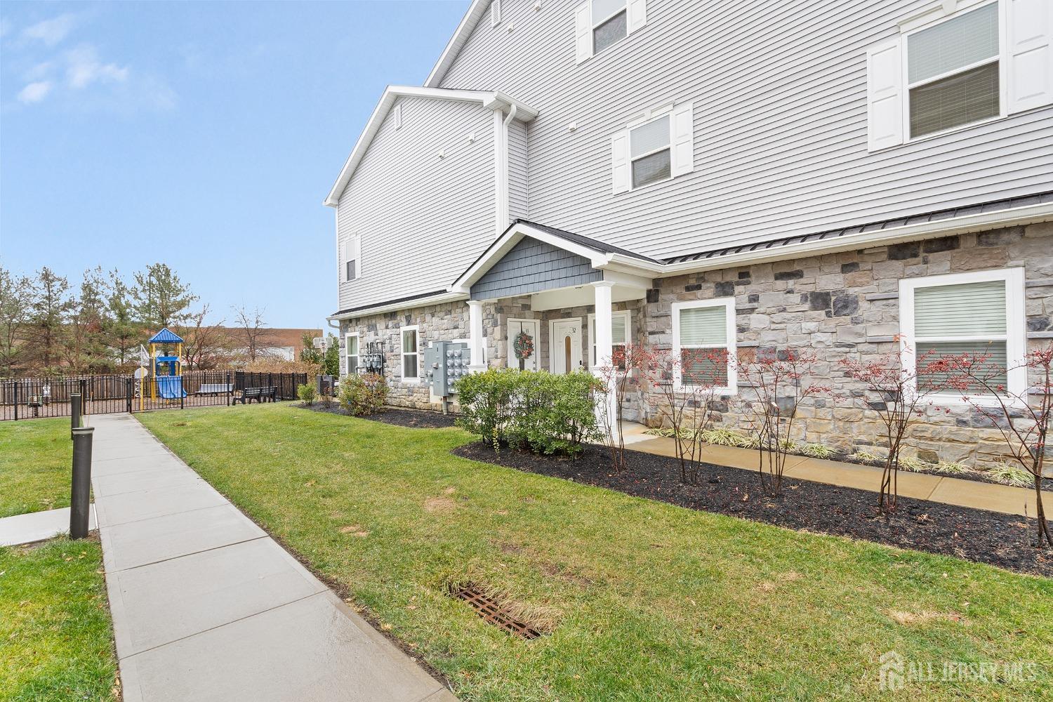 32 Emily Court Hazlet, NJ 07730 - Photo 2 of 25