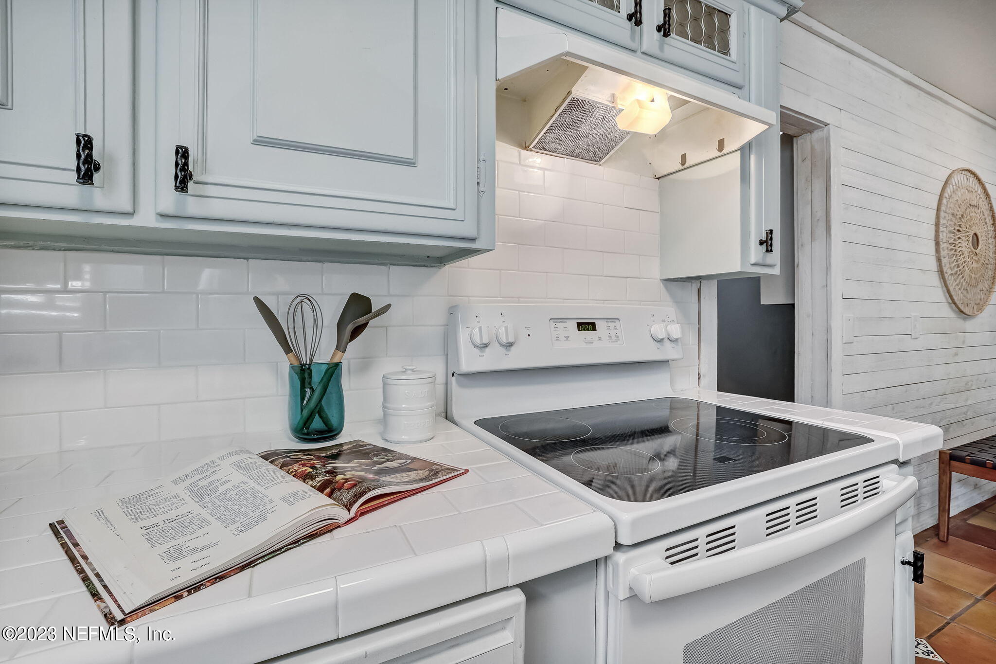 9462 Ponder Road Jacksonville, FL 32257 - Photo 22 of 41 SUBWAY BACKSPLASH