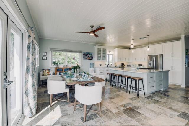 4670 Dorn Road Summerland Key, FL 33042 - Photo 9 of 42 Kitchen and dining room
