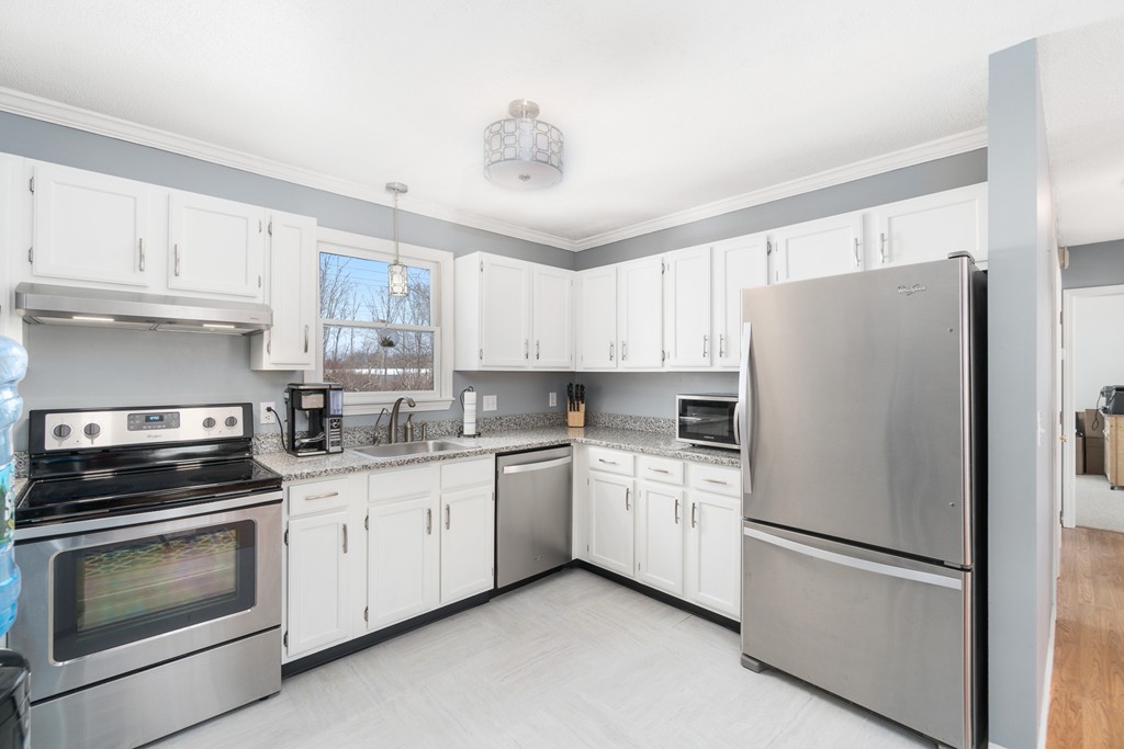149 Hathaway Commons Road Fall River, MA 02720 - Photo 6 of 27 Gallery Image 6