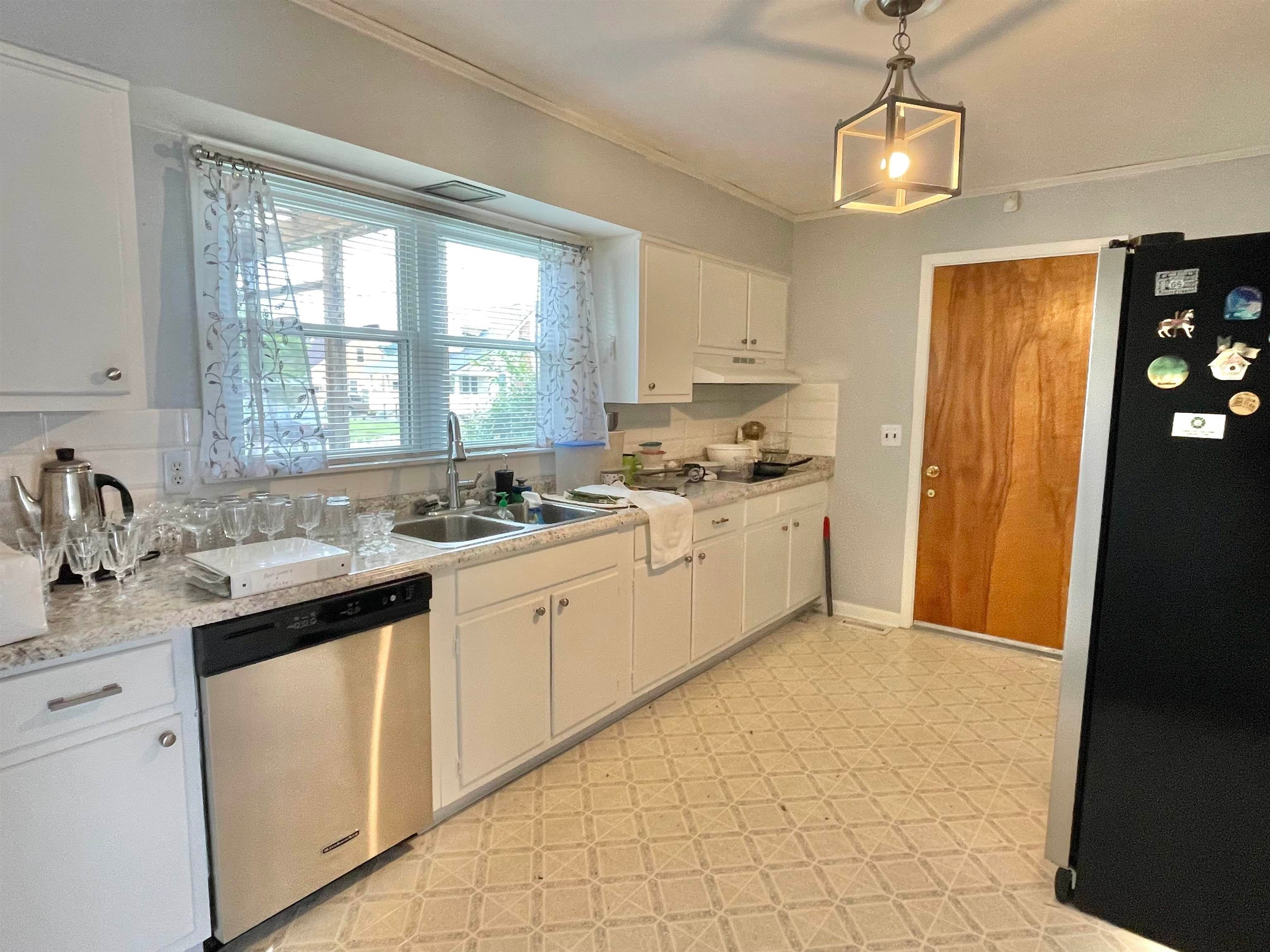 418 E Road Huntington, WV 25704 - Photo 2 of 16 Gallery Image 2
