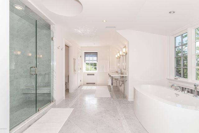 $11,250,000 | 188 Round Hill Road, Greenwich, CT 06831