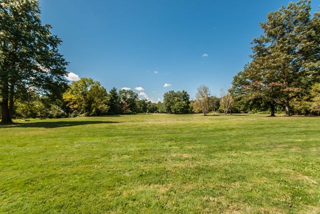 $11,250,000 | 188 Round Hill Road, Greenwich, CT 06831