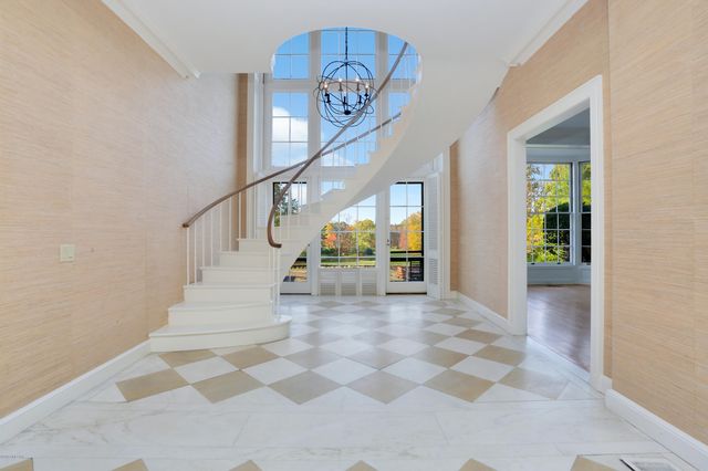$11,250,000 | 188 Round Hill Road, Greenwich, CT 06831