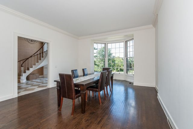 $11,250,000 | 188 Round Hill Road, Greenwich, CT 06831