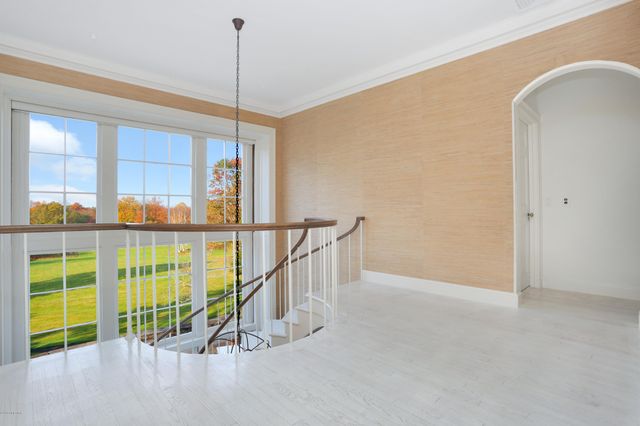 $11,250,000 | 188 Round Hill Road, Greenwich, CT 06831