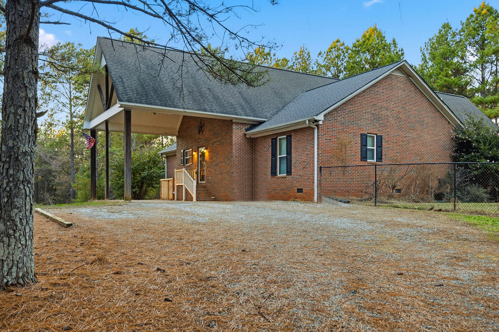 1907 Mountain Creek Church Road Starr, SC 29684 - Photo 2 of 31