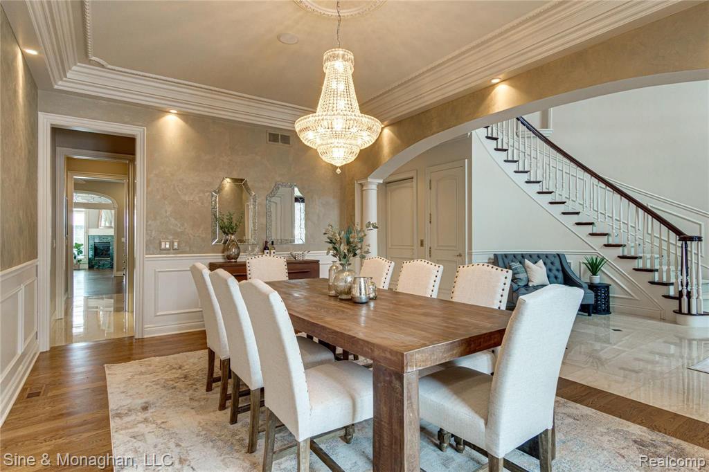45 Roslyn Road Grosse Pointe Shores, MI 48236 - Photo 8 of 88