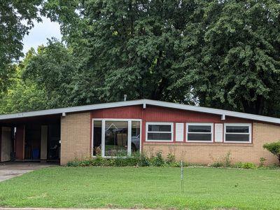 519 Kent Street East Alton, IL 62024 - Photo 1 of 12