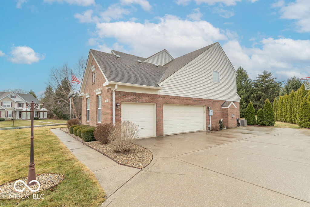 6272 Turnbridge Drive Avon, IN 46123 - Photo 5 of 52