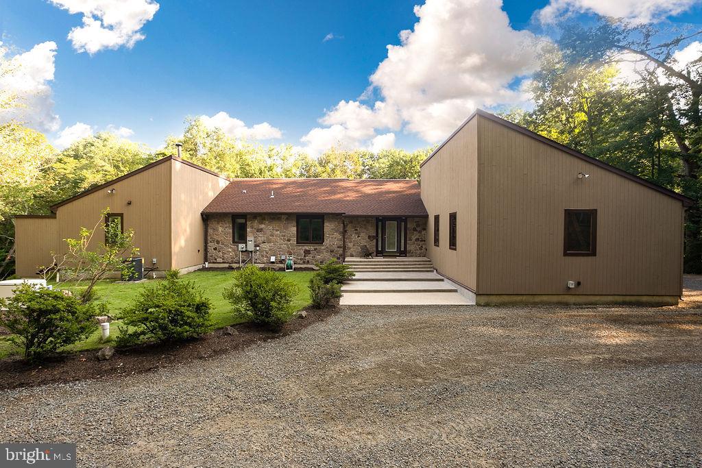 120 Larrison Road Wrightstown, NJ 08562 - Photo 2 of 48