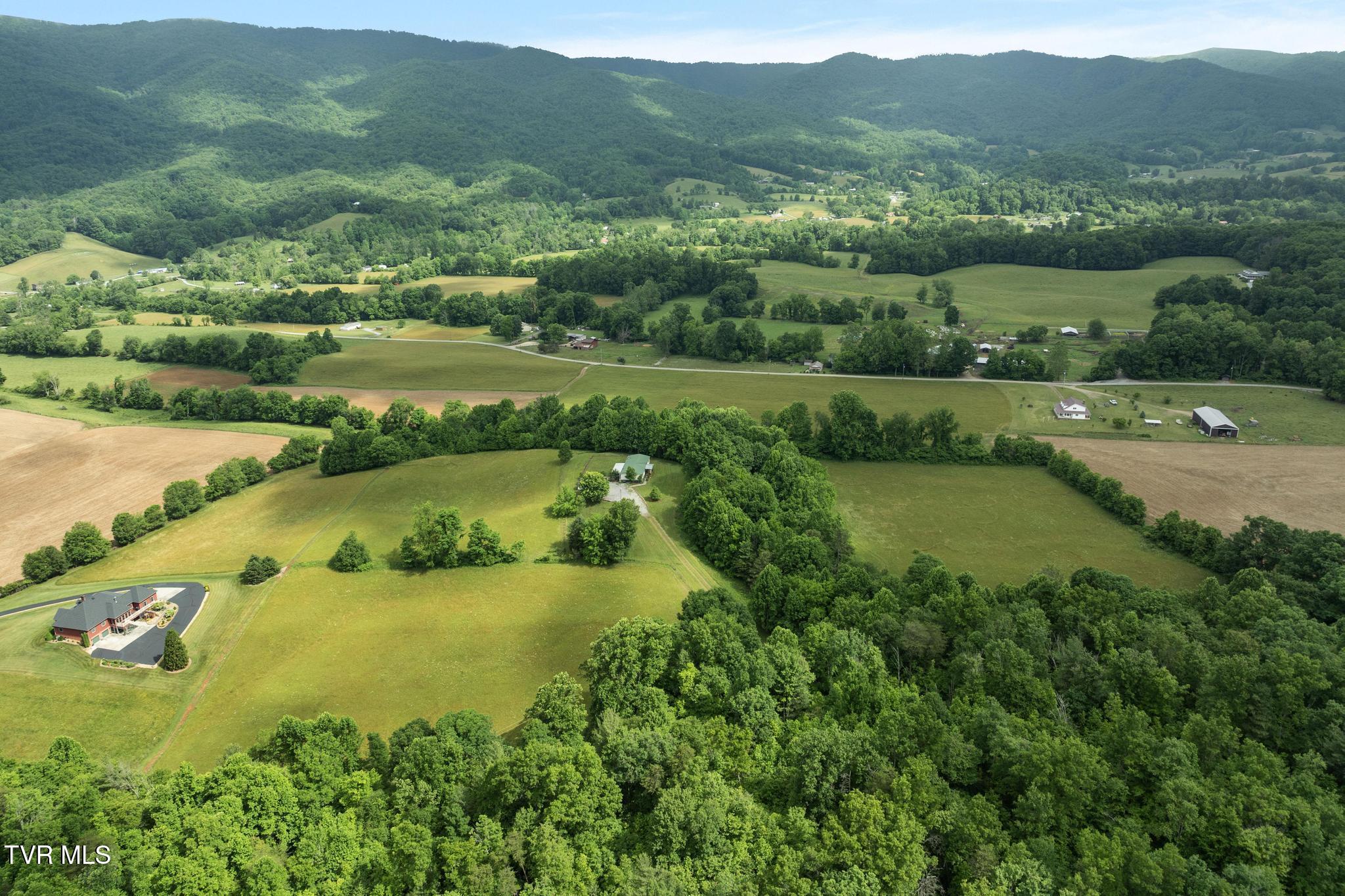 195 Estep Hollow Road Elizabethton, TN 37643 - Photo 9 of 69 DJI_0162
