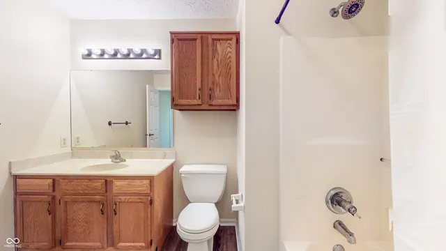 $325,000 | 3916 Jekyll Court, Indianapolis, IN 46237