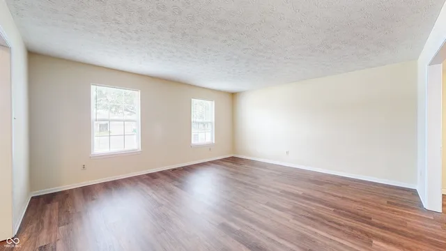 $325,000 | 3916 Jekyll Court, Indianapolis, IN 46237