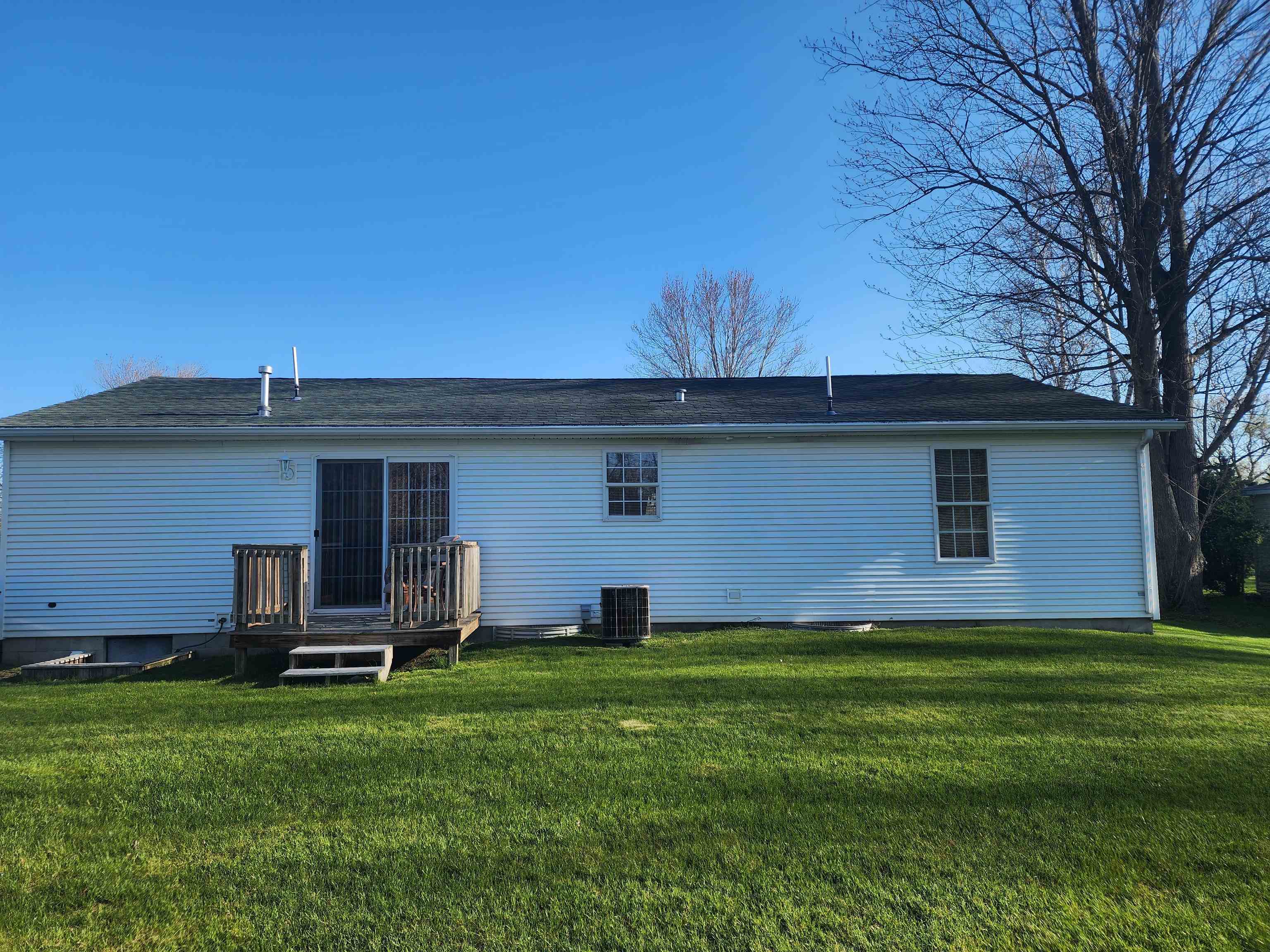 1916 East Parish Road Kawkawlin, MI 48631 - Photo 25 of 30