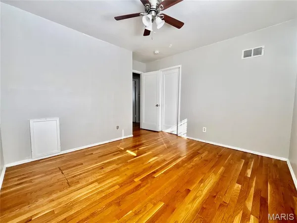 $1,850 | 844 Queen Anne Place, St. Louis, MO 63122