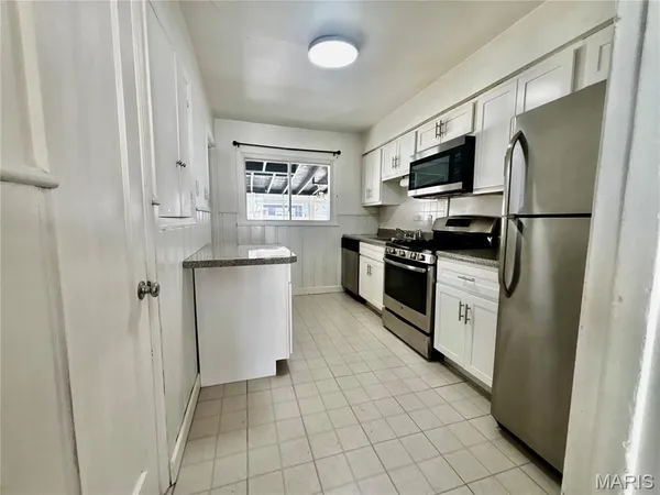 $1,850 | 844 Queen Anne Place, St. Louis, MO 63122