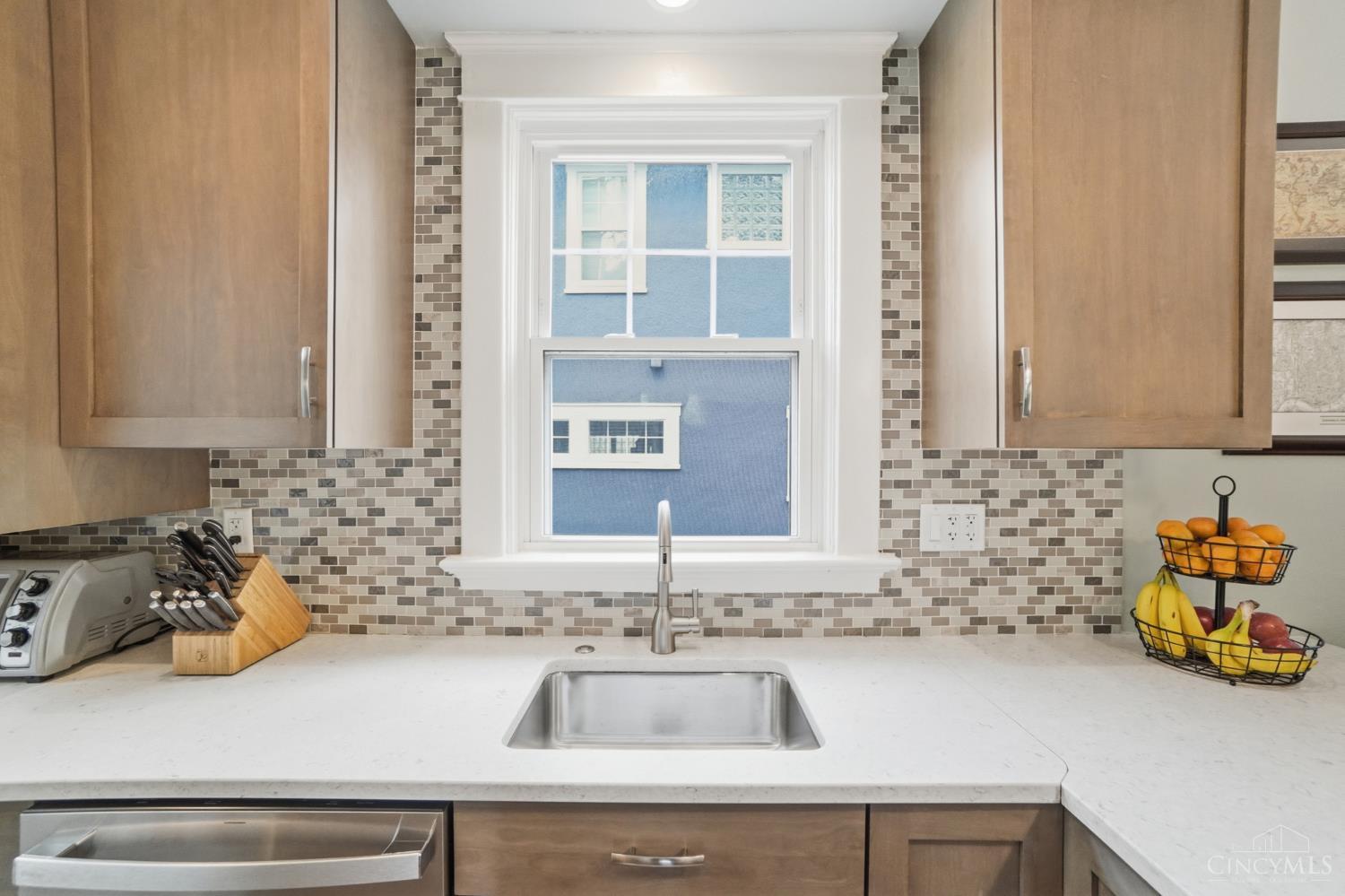 1325 Edwards Road Cincinnati, OH 45208 - Photo 12 of 43