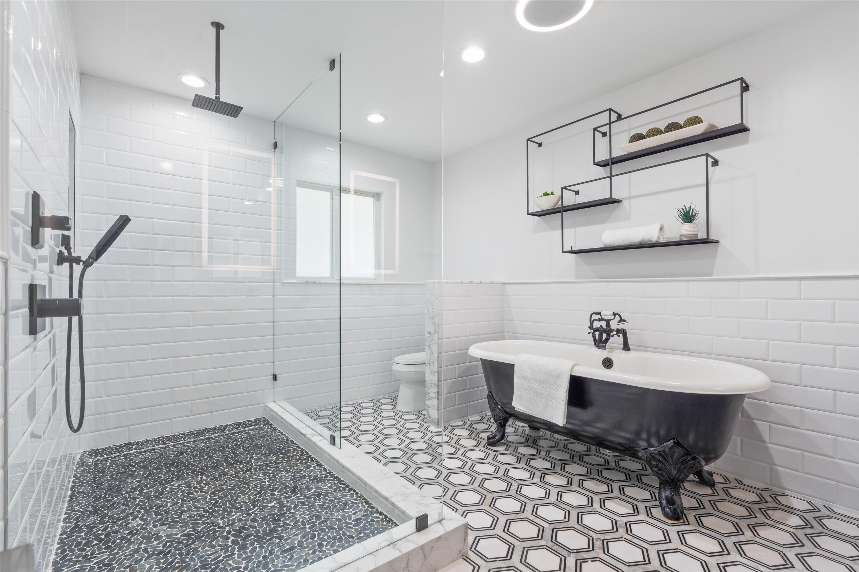 7647 Lawrence Road Boynton Beach, FL 33436 - Photo 29 of 54 Primary Bathroom
