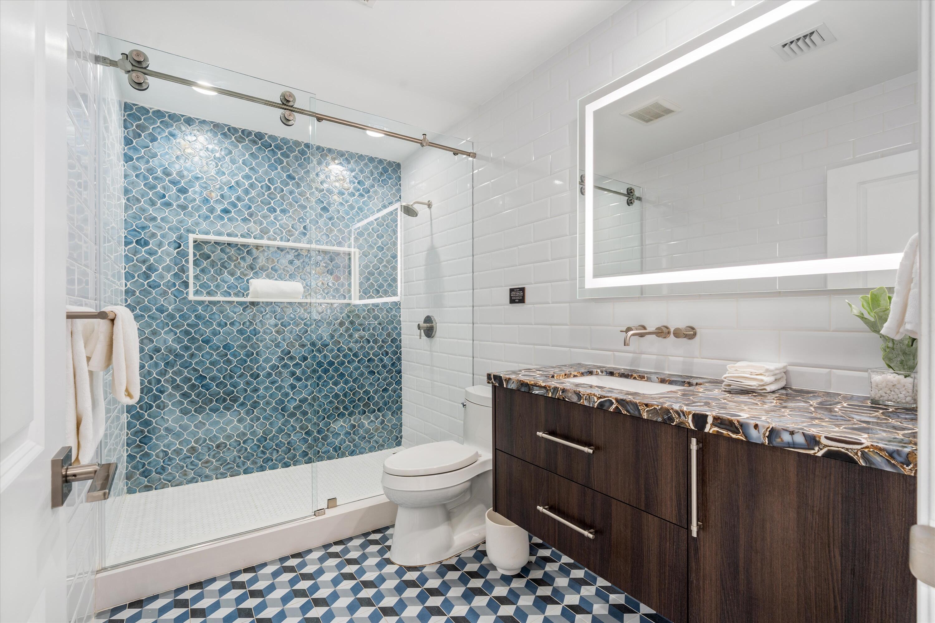 7647 Lawrence Road Boynton Beach, FL 33436 - Photo 32 of 54 Guest Bathroom 2