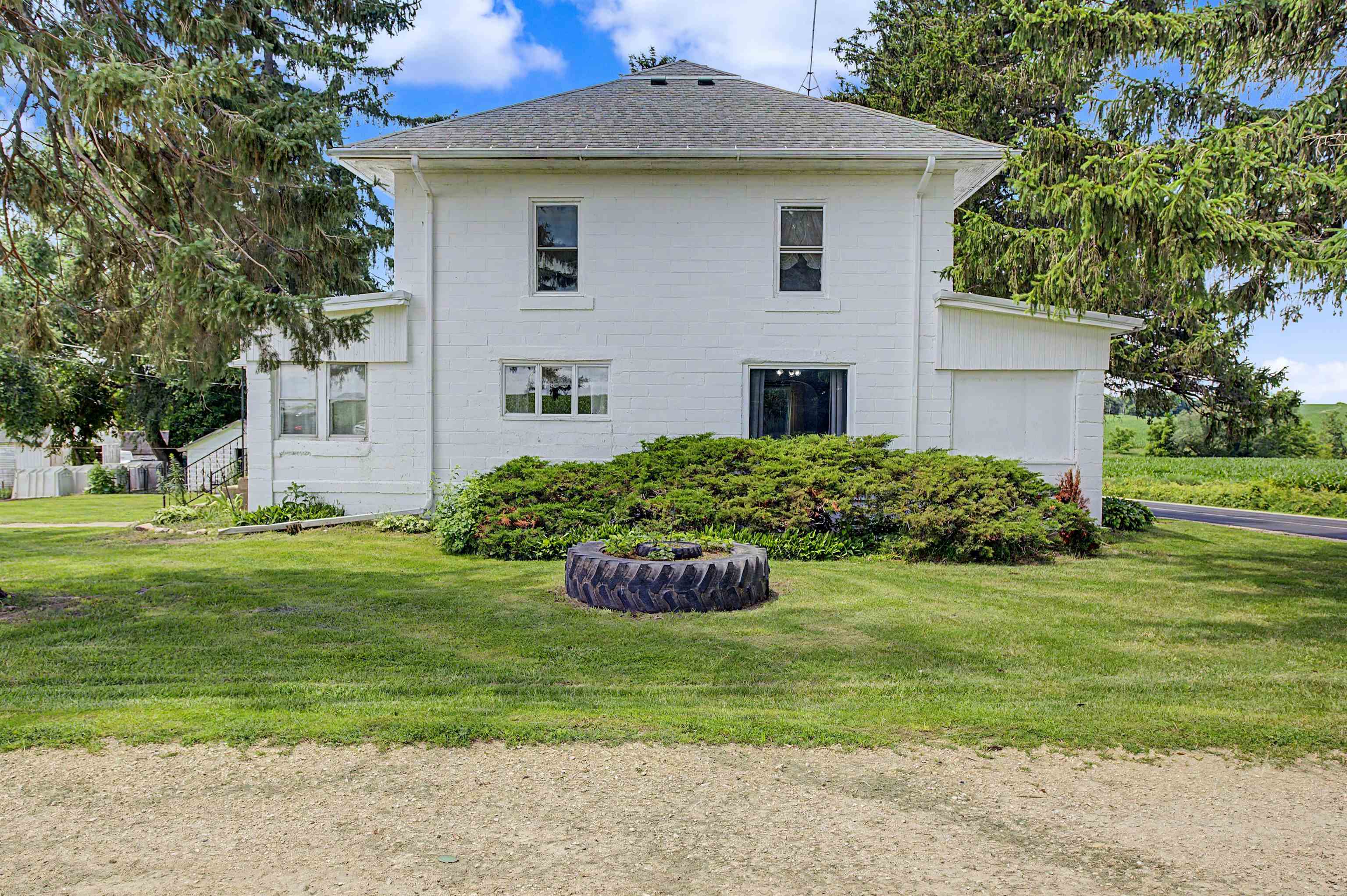 3139 East McConnell Road Dakota, IL 61018 - Photo 3 of 43