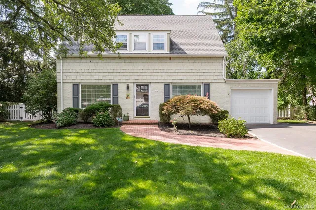 $1,499,000 | 151 Milburn Lane, East Hills, NY 11577