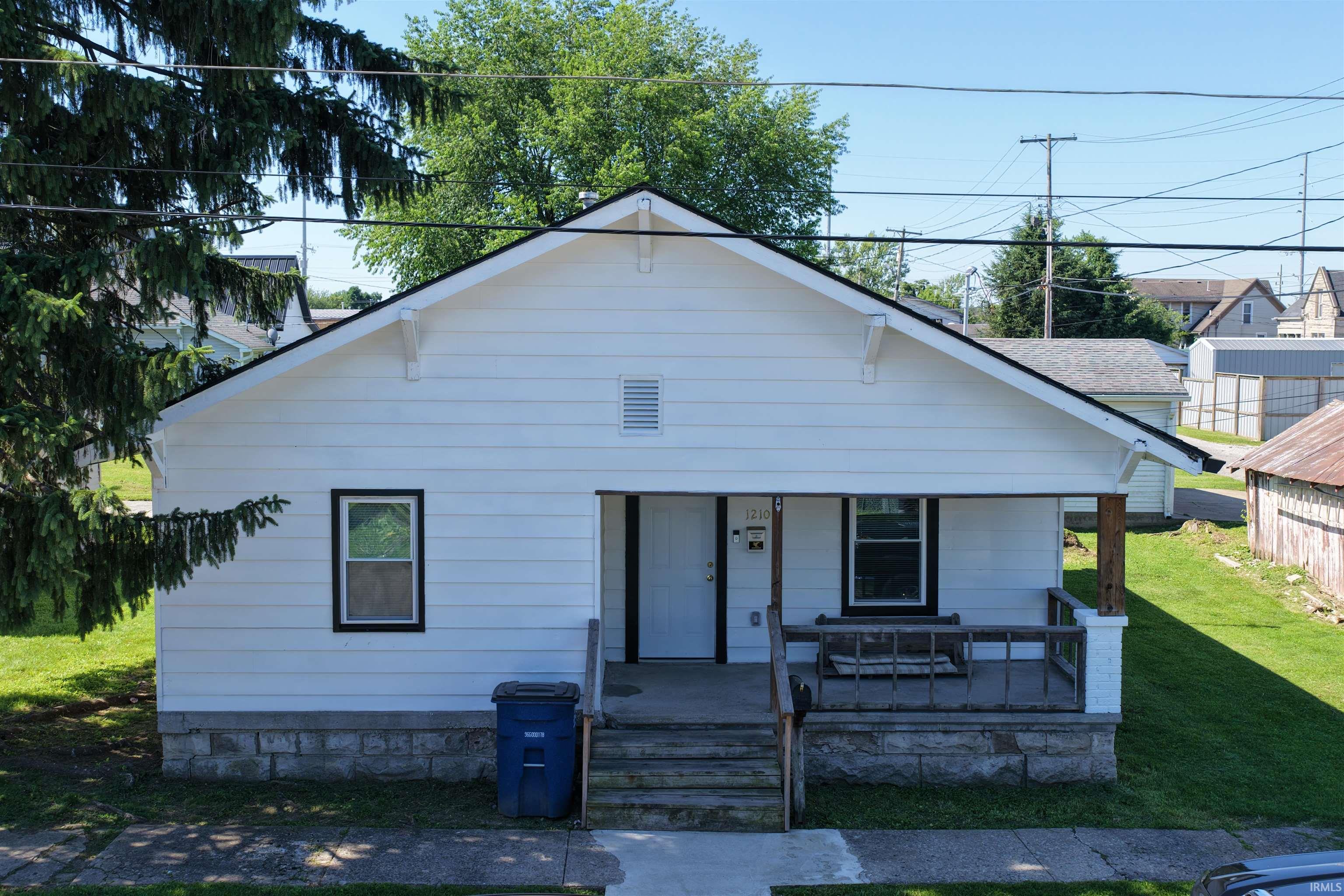 1210 4th Street Bedford, IN 47421 - Photo 2 of 34