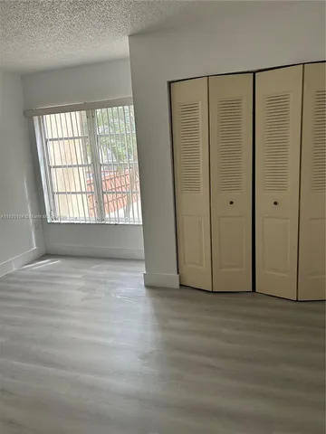 $1,400 | 4154 Inverrary Drive, Unit 205, Lauderhill, FL 33319