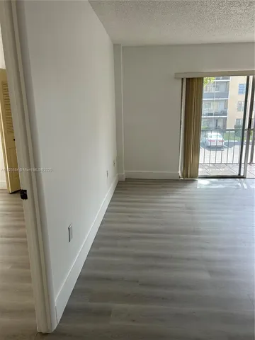 $1,400 | 4154 Inverrary Drive, Unit 205, Lauderhill, FL 33319