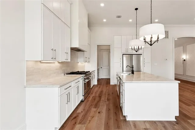 $1,050,000 | Undisclosed Address, Metairie, LA 70001