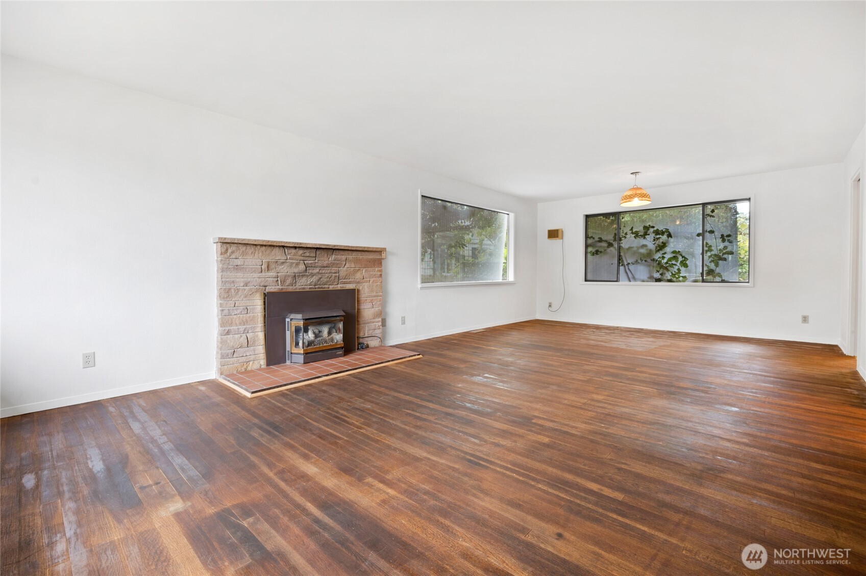611 3rd Avenue North Edmonds, WA 98020 - Photo 6 of 28 a view of empty room with wooden floor and fan