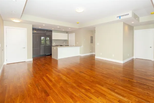 $4,350 | 906 East 2nd Street, Unit 102, Boston, MA 02127
