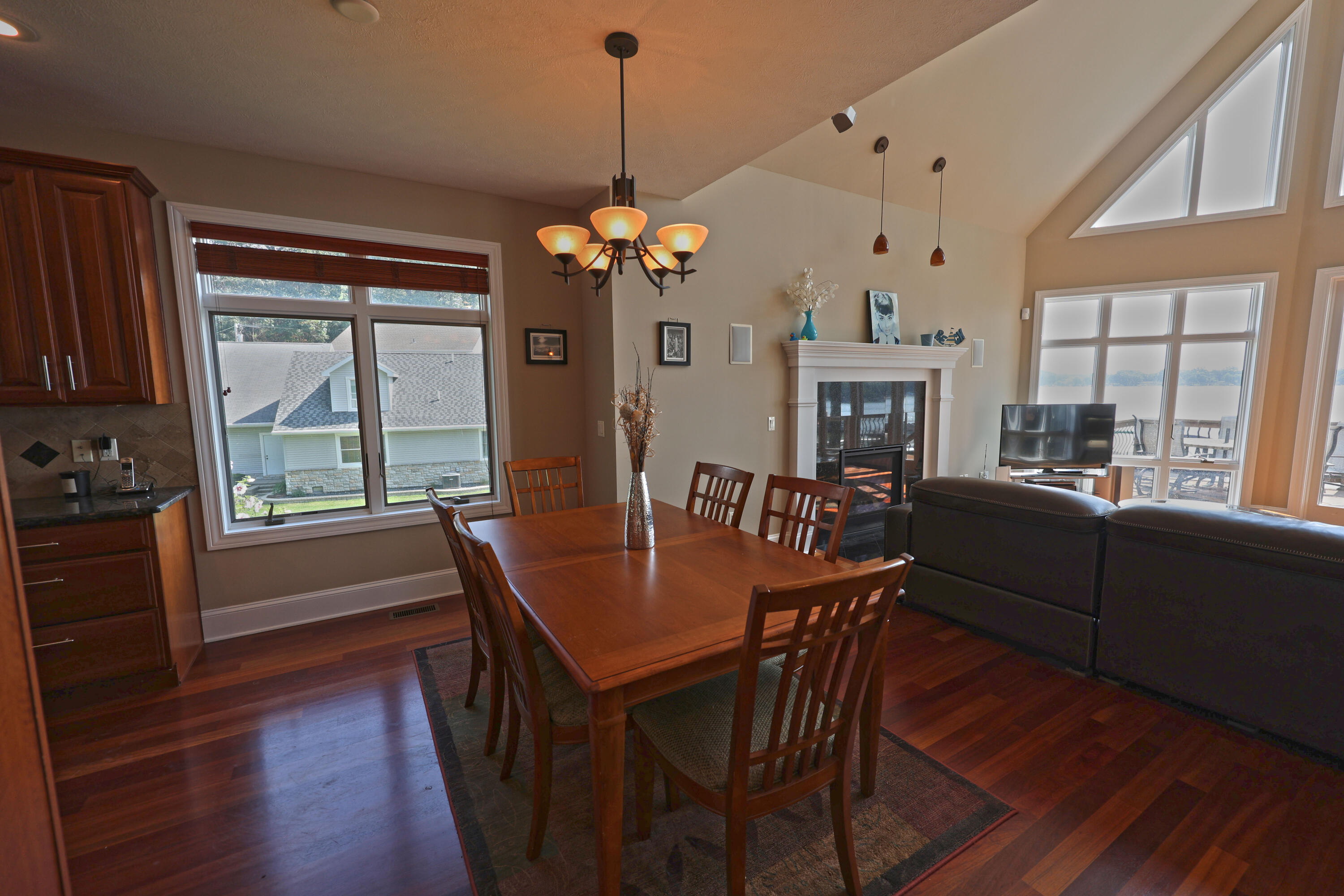 31161 County Line Road Dowagiac, MI 49047 - Photo 13 of 82 Dining Area.