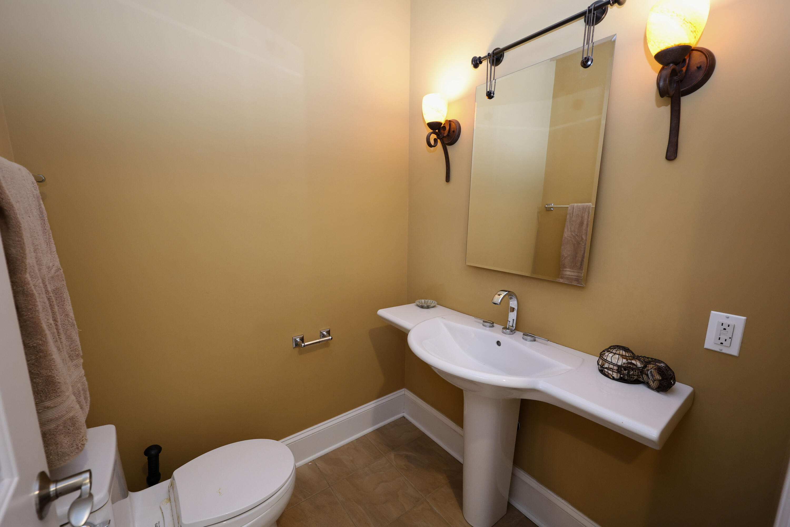 31161 County Line Road Dowagiac, MI 49047 - Photo 22 of 82 Main Level Half Bath