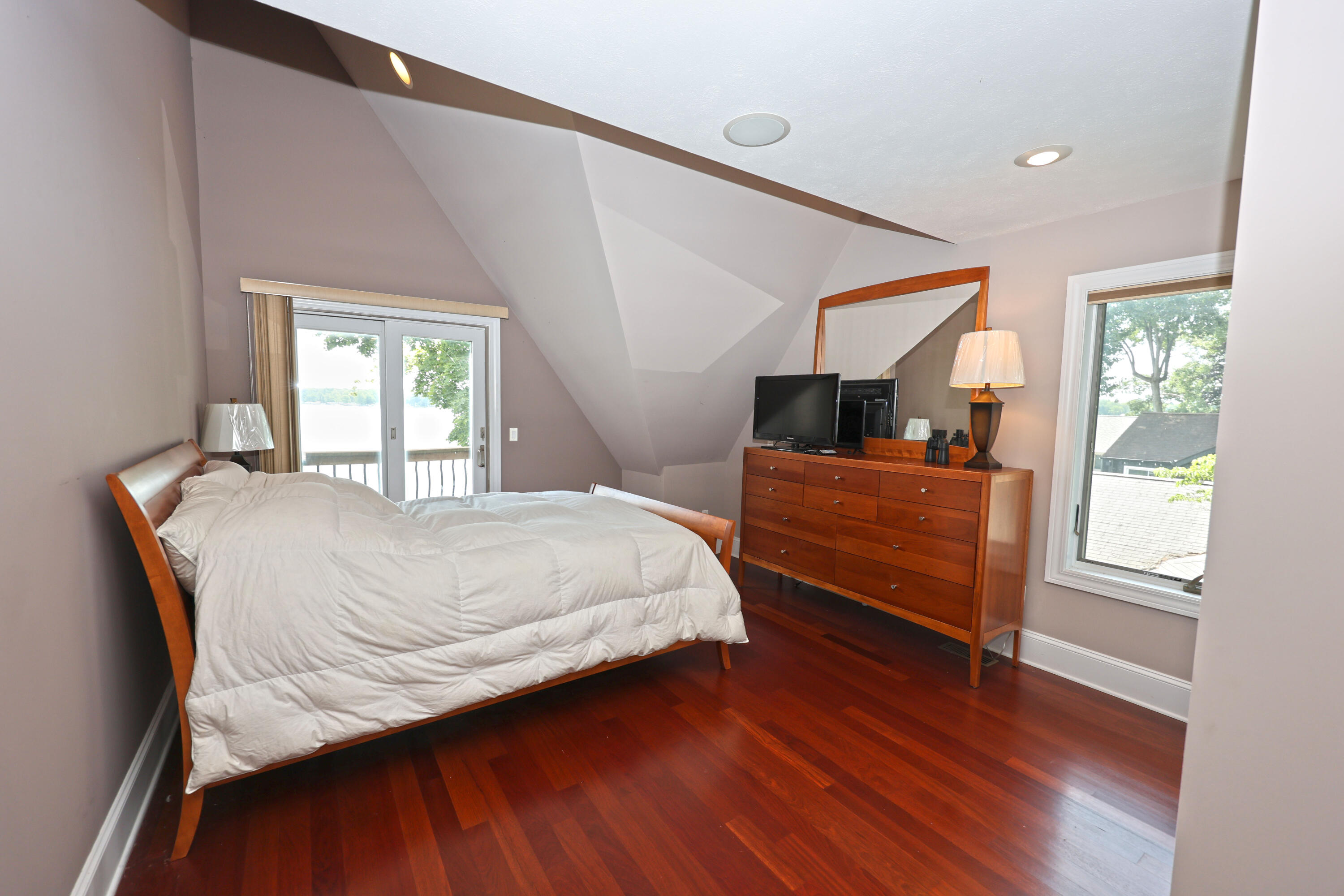31161 County Line Road Dowagiac, MI 49047 - Photo 28 of 82 Upper Level Bedroom #1