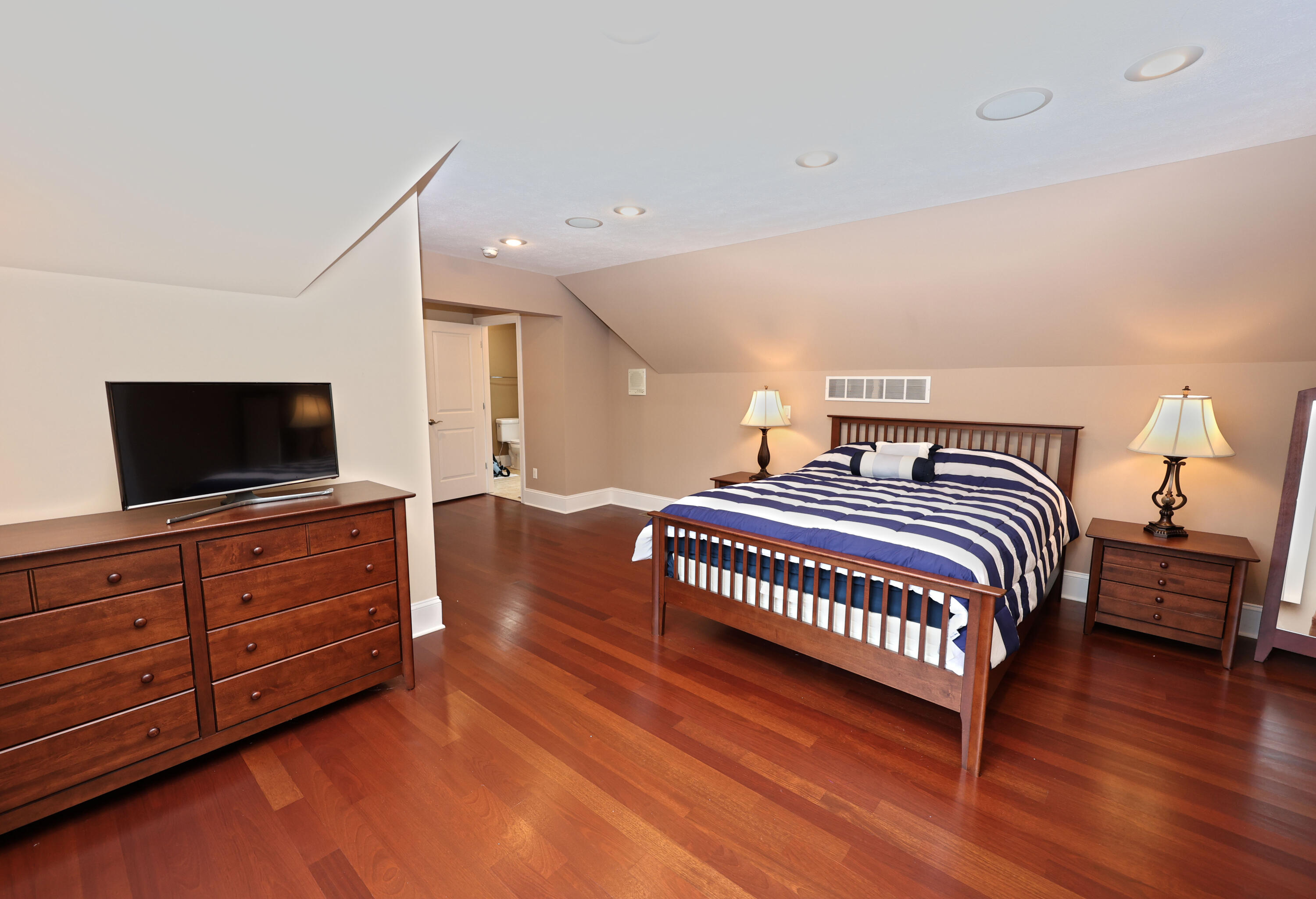 31161 County Line Road Dowagiac, MI 49047 - Photo 33 of 82 Upper Level Bedroom #2.