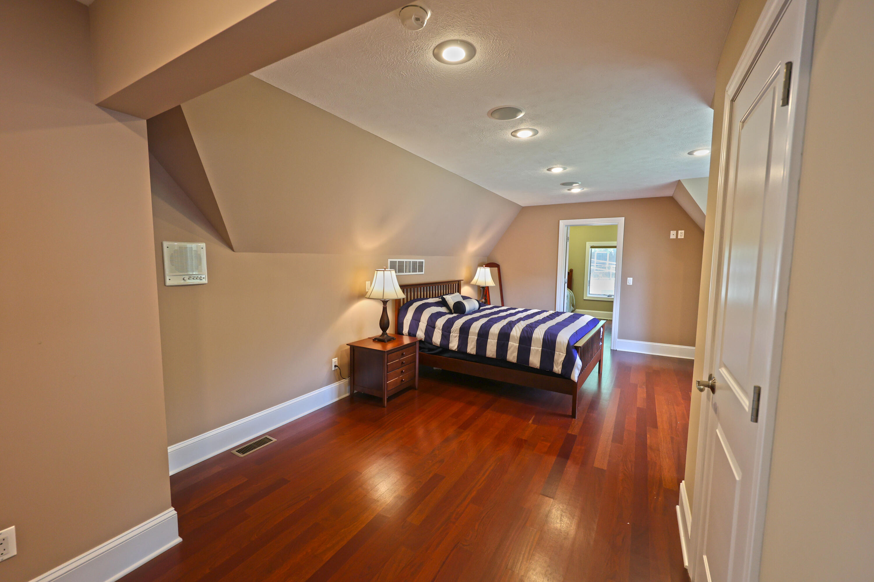 31161 County Line Road Dowagiac, MI 49047 - Photo 34 of 82 Upper Level Bedroom #2....