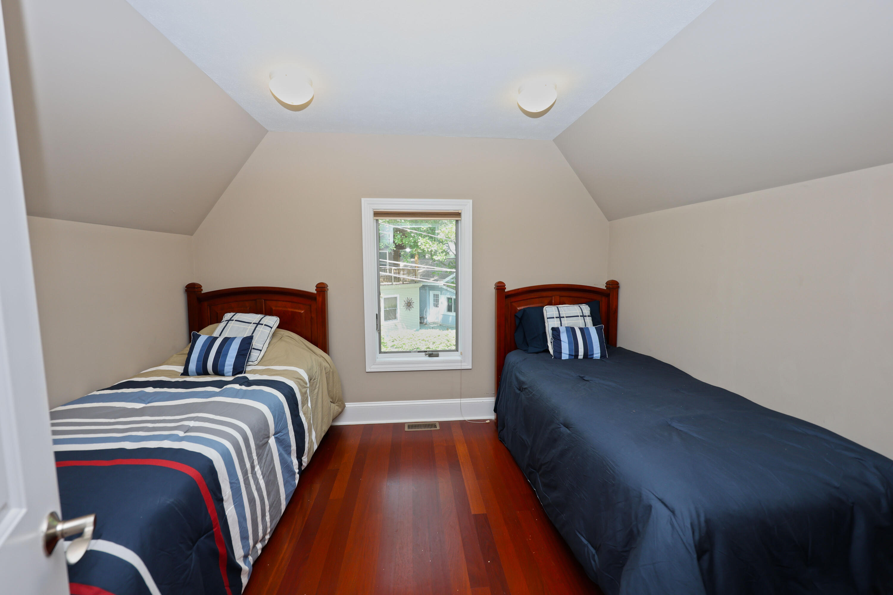 31161 County Line Road Dowagiac, MI 49047 - Photo 36 of 82 Upper Level Bedroom #2 Attached Bonus Ro