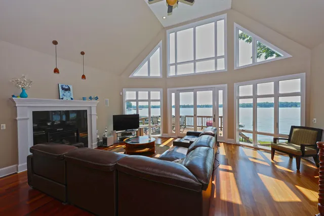 $1,600,000 | 31161 County Line Road, Dowagiac, MI 49047